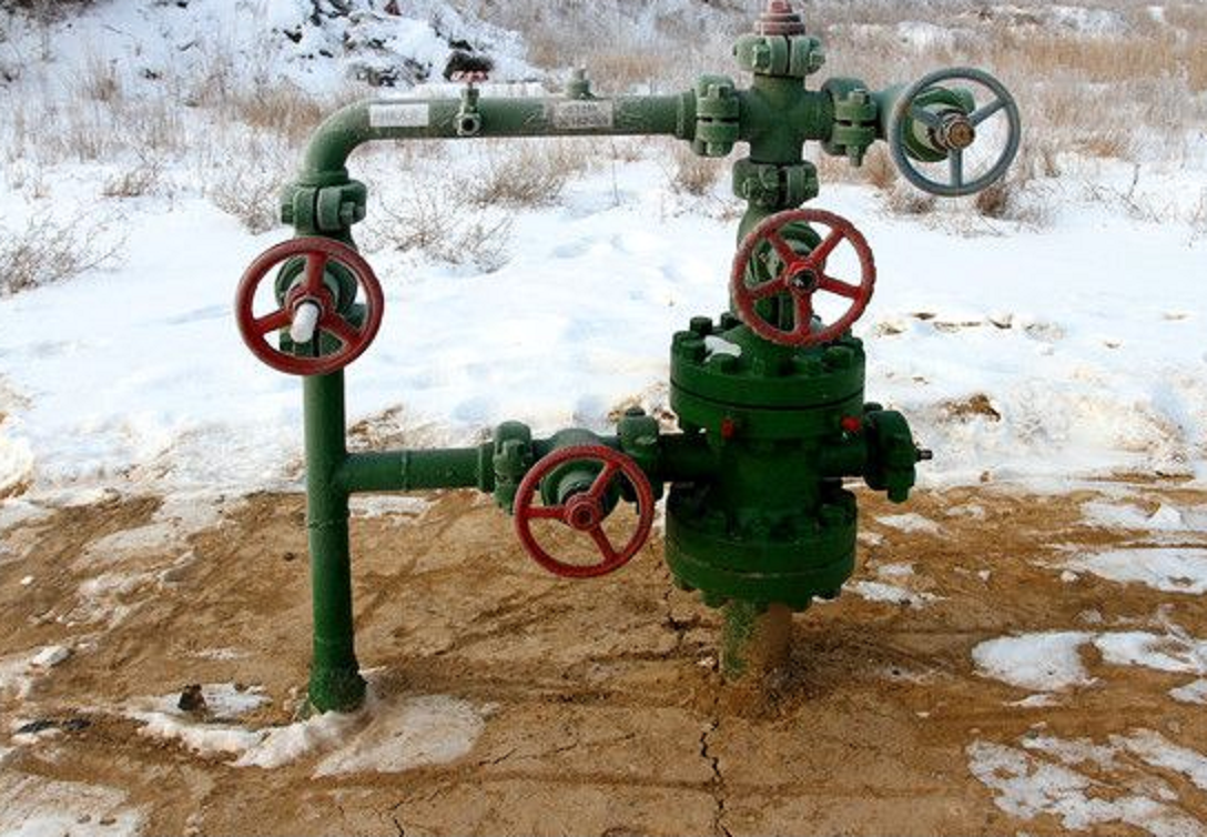 压力是指以油田开发的需要和注水压力梯度来衡量的注水井的注入压力