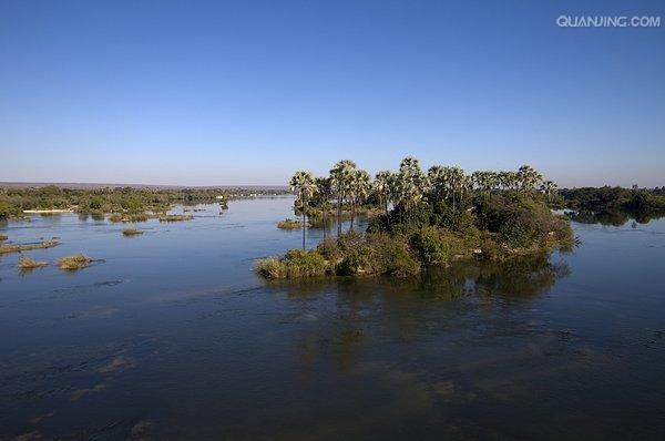  p> b>赞比亚共和国 /b>(the republic of zambia)是非洲中南部的一个