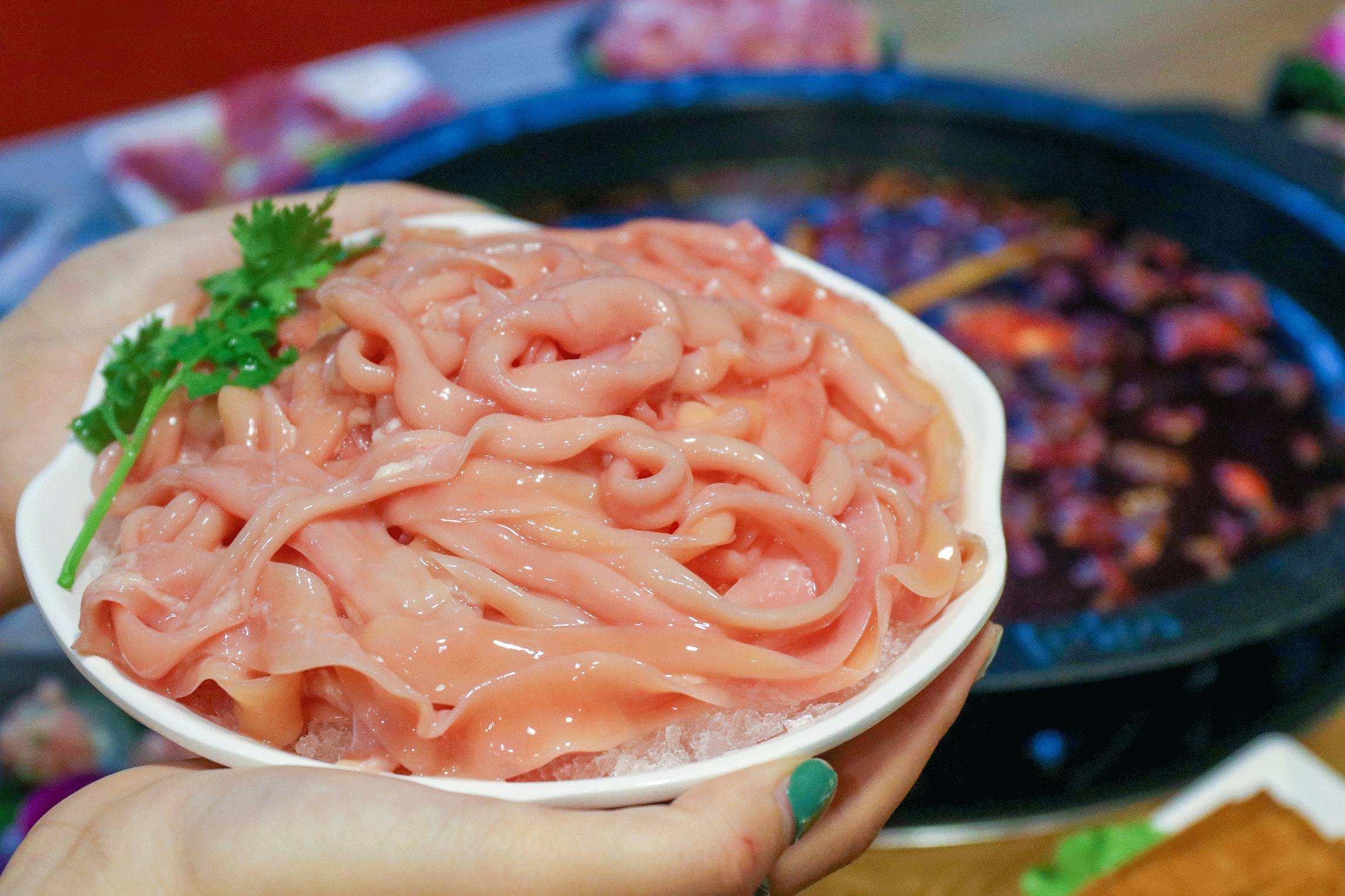 九尺鲜鸭肠火锅