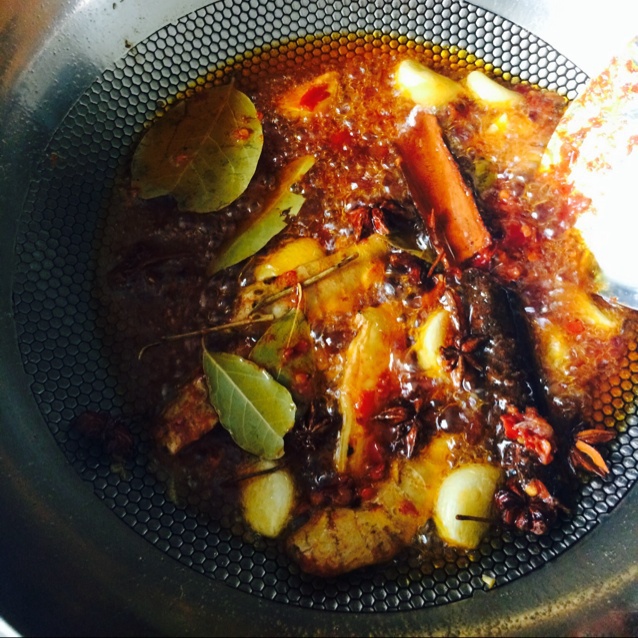  p>魔芋小龙虾以小龙虾,魔芋豆腐为主料的菜品. /p>