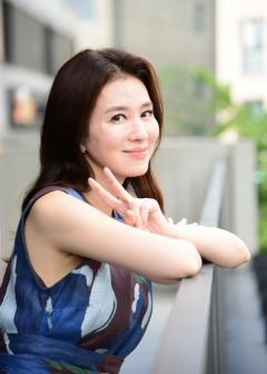 李一花（韩国女演员）_百度百科