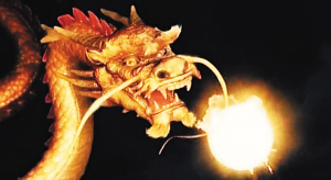 火龙外形凶悍威猛,深受国内外的人士喜欢,如纹身,玩具模型等都有大量