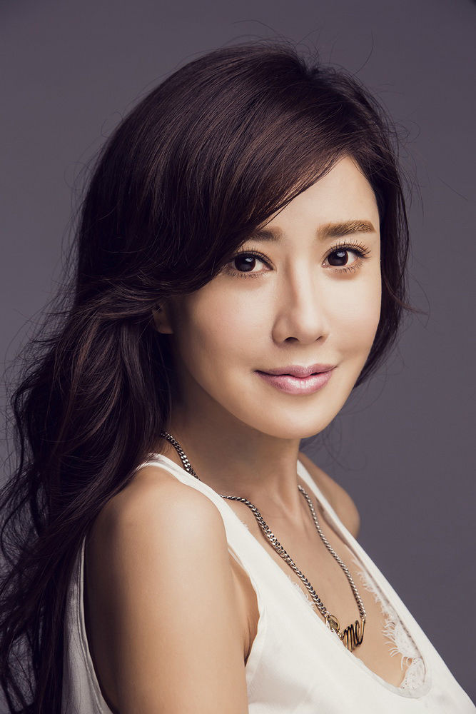 zhang),10月11日出生于山东省威海市,中国内地女演员