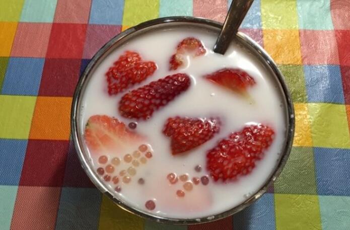 香芒草莓西米露