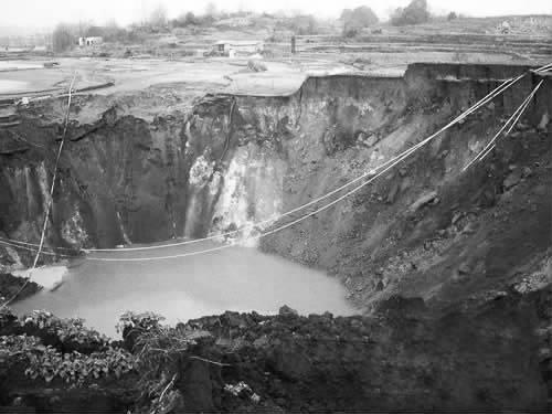  p data-id="gnata4vr3n">矿山资源开采以后,采空区上覆岩层的原始