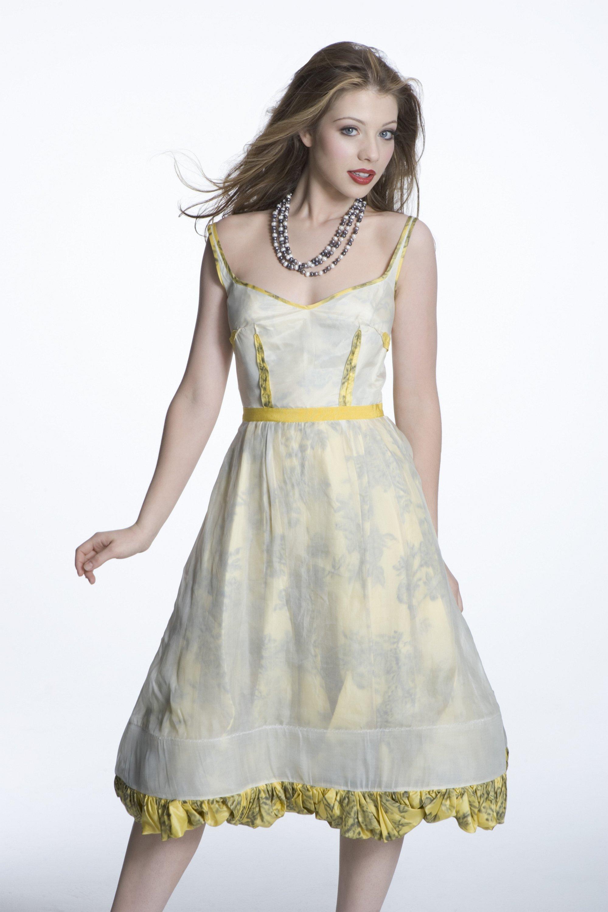  p>米歇尔·崔切伯格(michelle trachtenberg),1985年10月11日出生在