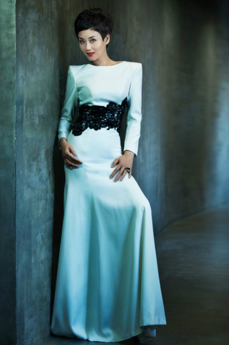  p>李颖,1966年4月15日出生于上海市,中国内地女演员.