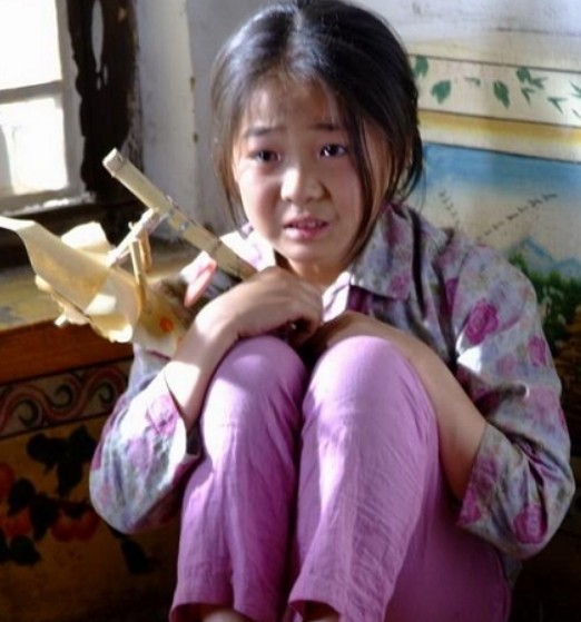 《暖春》是由 a target="_blank" href="/item/山西电影制片厂