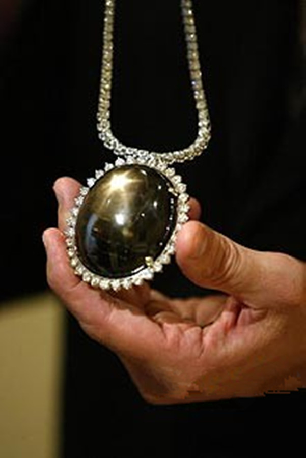 ">蓝宝石,原石重1156克拉. /a> /p>