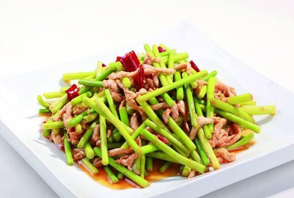 孜然羊肉炒蒜苔