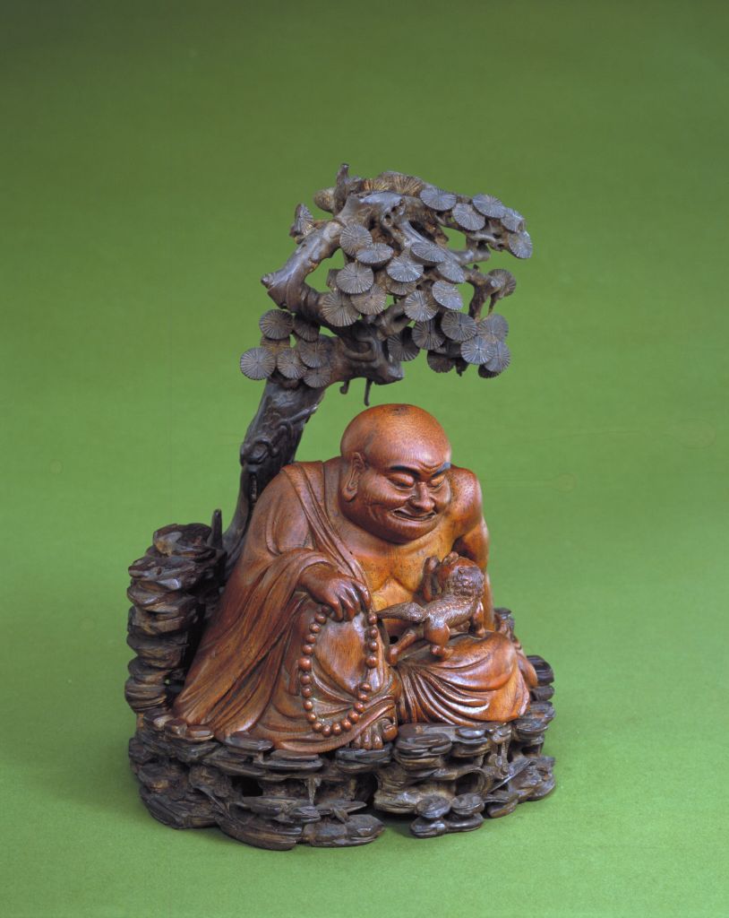  p>明竹根雕松树罗汉像是明代的佛像. /p>