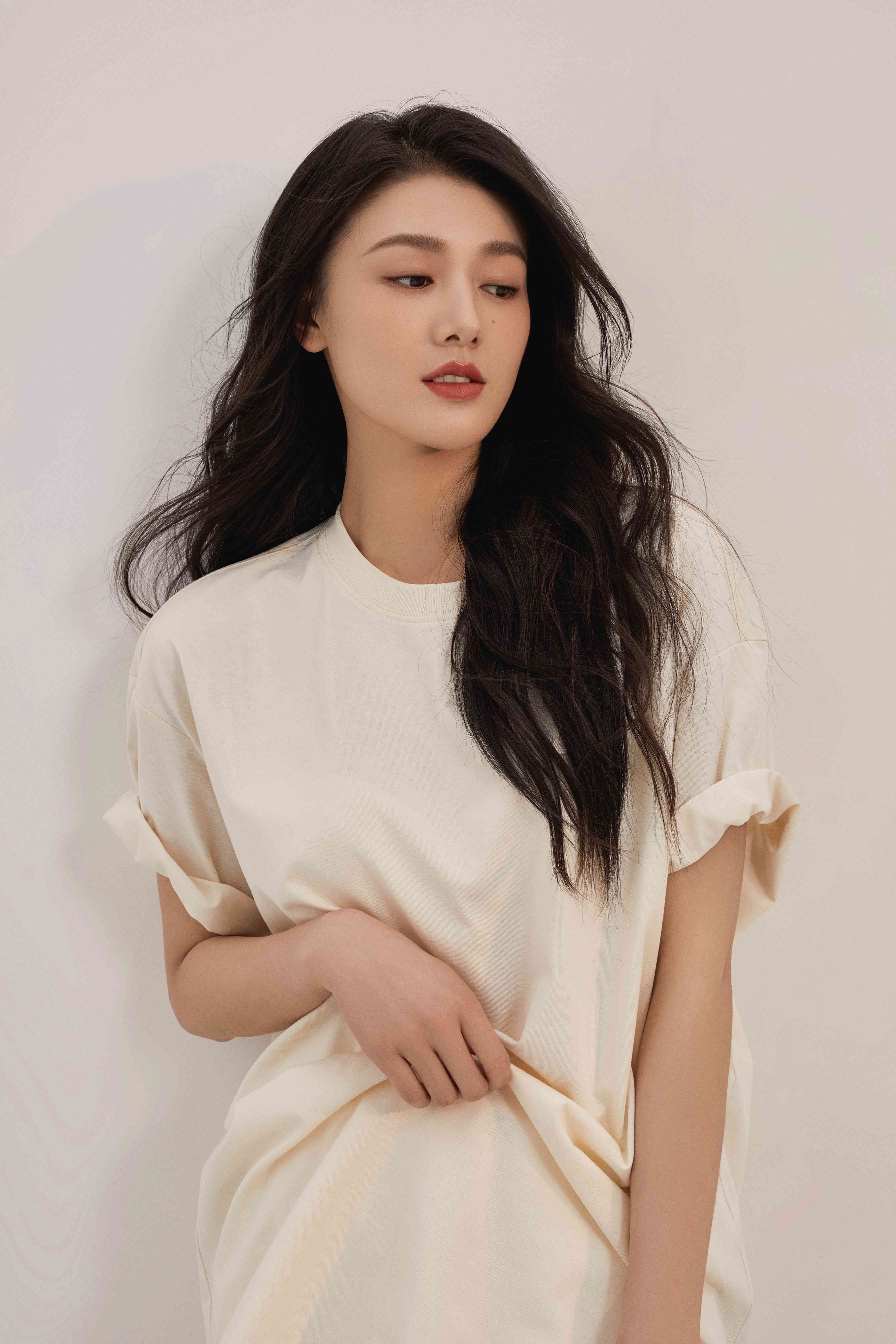  p data-id="gnbjq0qg2g">余冰慧,女,中国内地