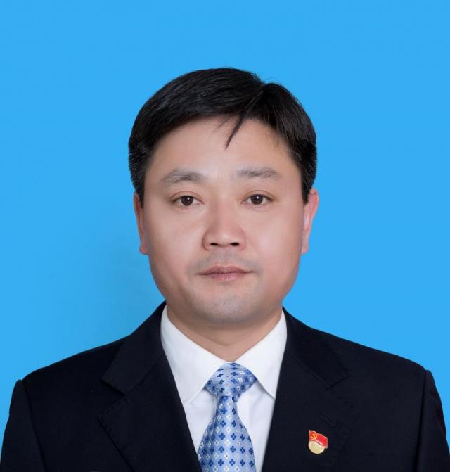 1973年1月出生,汉族,江西省 a target="_blank" href="/item/永丰县