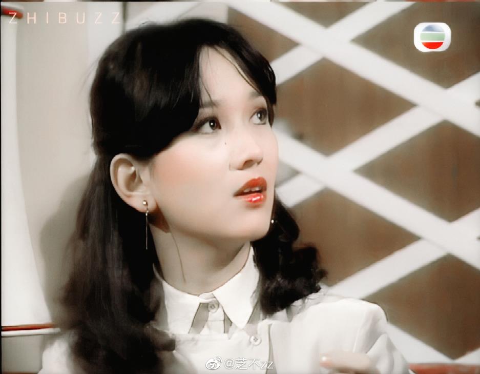 ">冯程程是电视剧《 a target="_blank" href="/item/上海滩/374639"