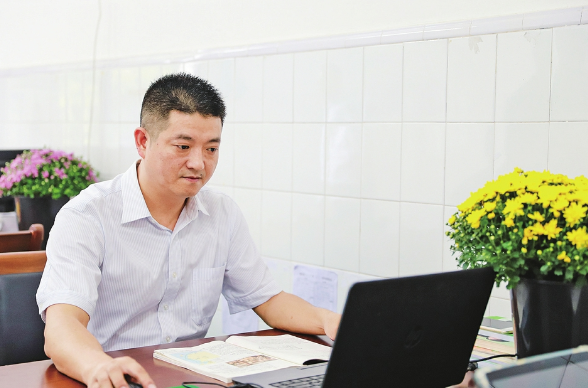  p>王万军,重庆市合川区合阳中学校教师. /p>