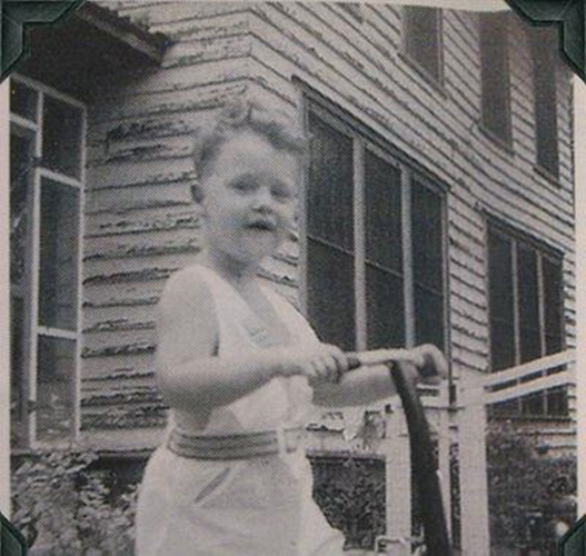 通常被称作比尔·克林顿(bill clinton),1946年8月19日出生于美国