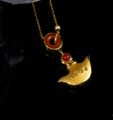 金刚钺刀(vajra tomahawk[tibetan:trigug]) 是藏传佛教常见的法器 /p