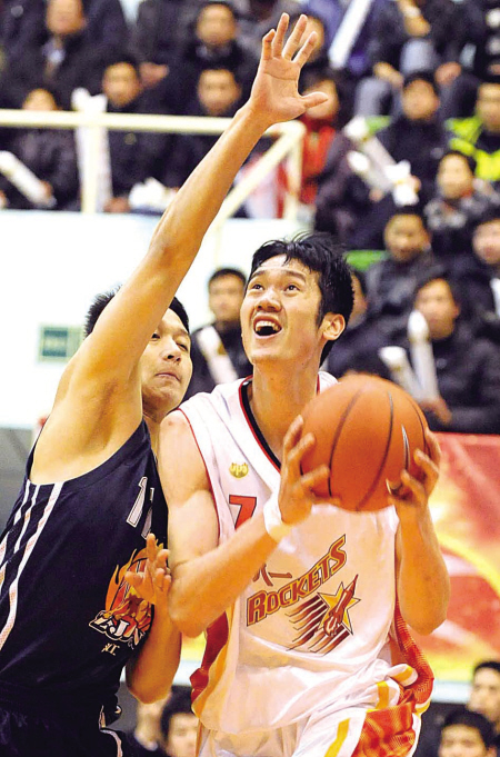  p>李可,男,1981年5月出生于河北省保定市,中国职业篮球运动员,曾在 a