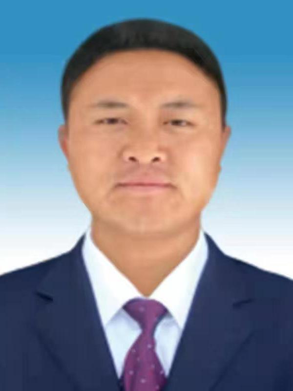 现任云南省迪庆州德钦县云岭乡党委副书记,乡长
