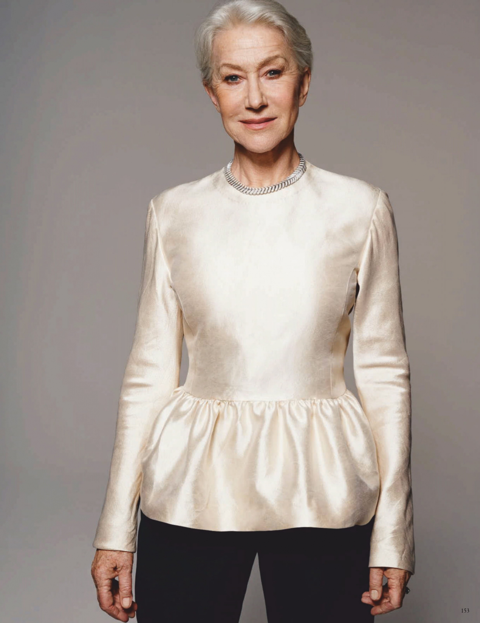  p>海伦·米伦 i>(helen mirren) /i>,1945年7月26日出生于英国伦敦