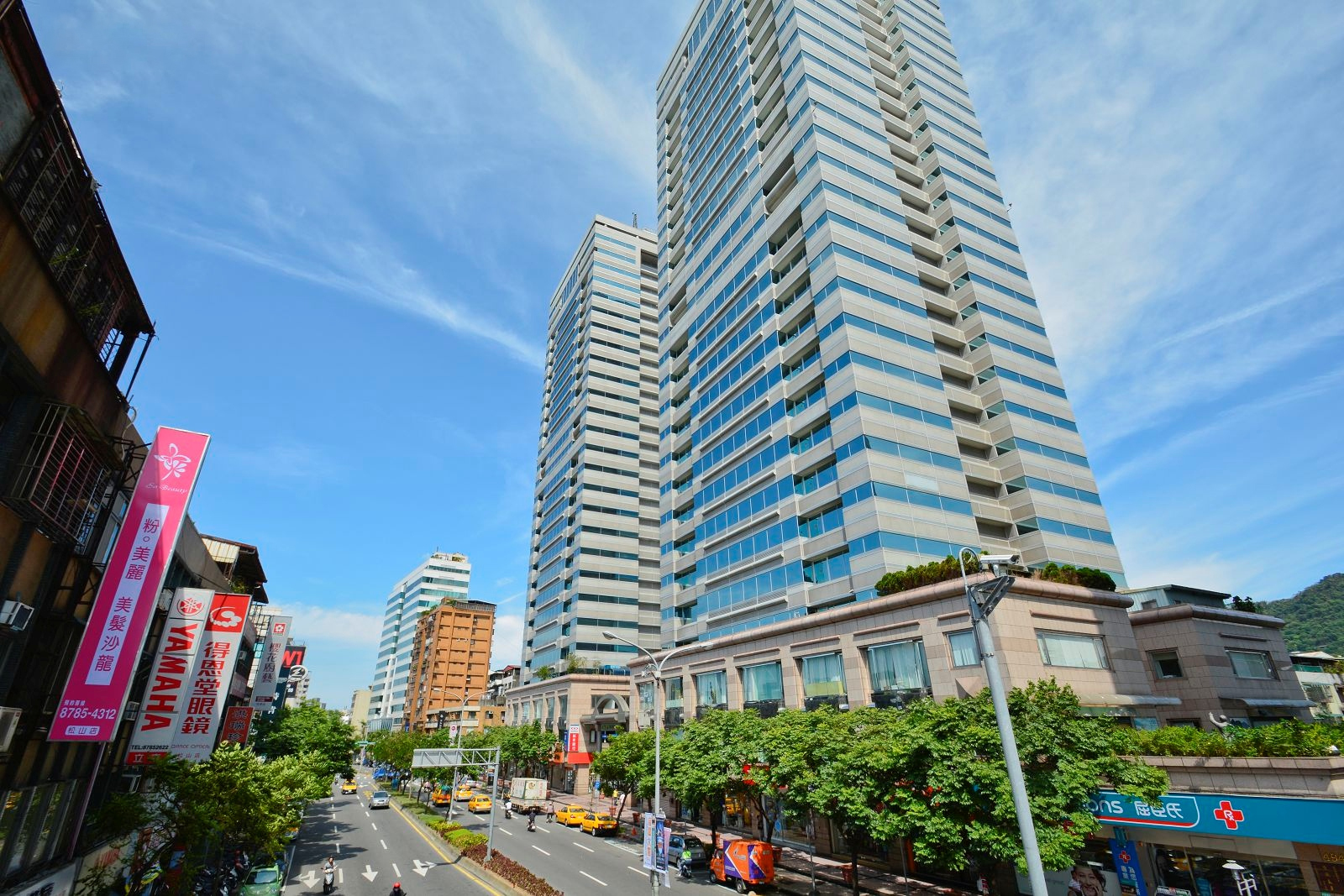 松山区位于中国台湾省 a target="_blank" href="/item/台北市/898667