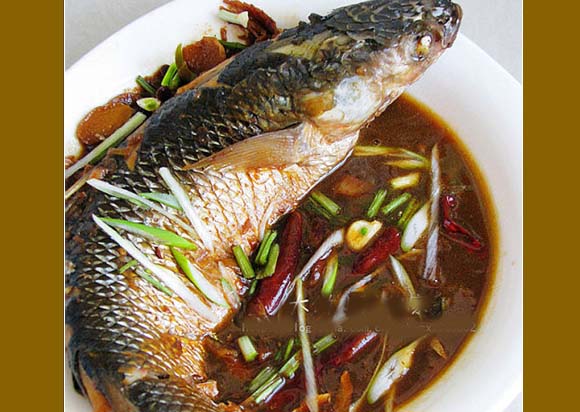  p>酱焖梭鱼是一道家常菜,主要材料是梭鱼一条,豆腐一斤, a target="