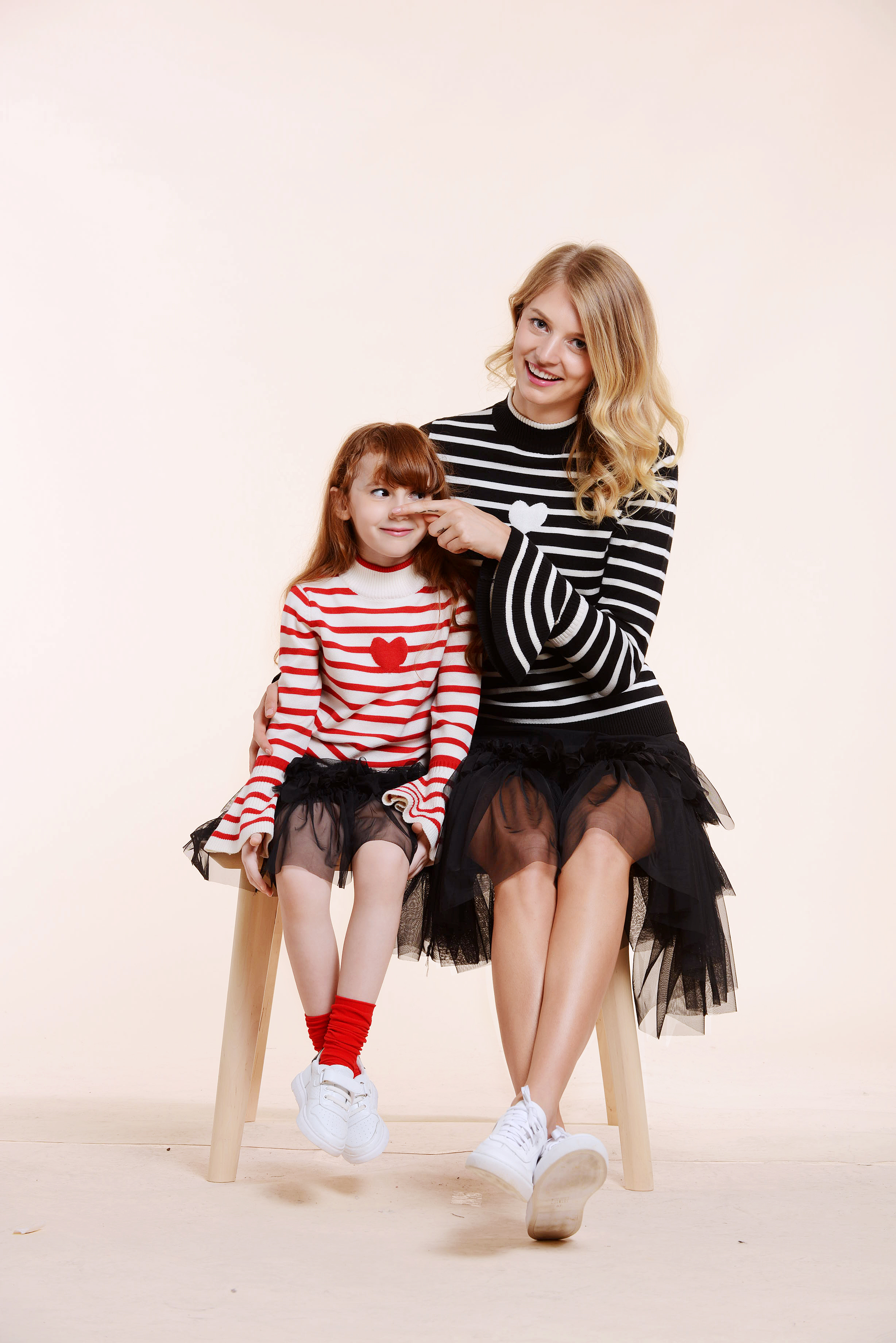 亲子装又称家庭装,是现代服装的一个分支