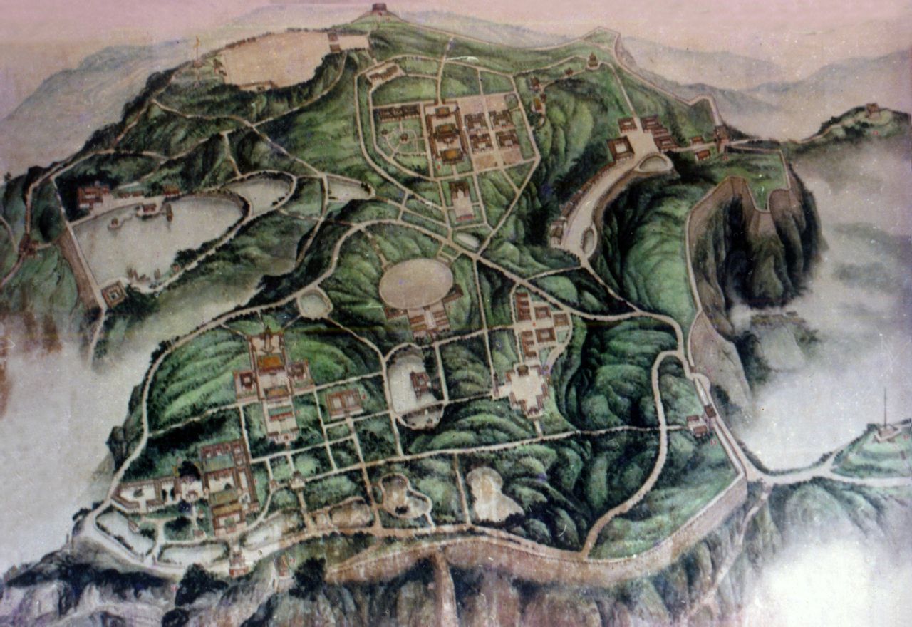  p data-id="gn54yaez56">城墙是钓鱼城的主体防御建筑,由主城环山