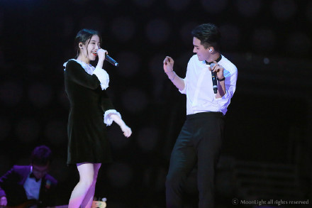 《星期五见面》是 a target="_blank" href="/item/iu/12013444" data