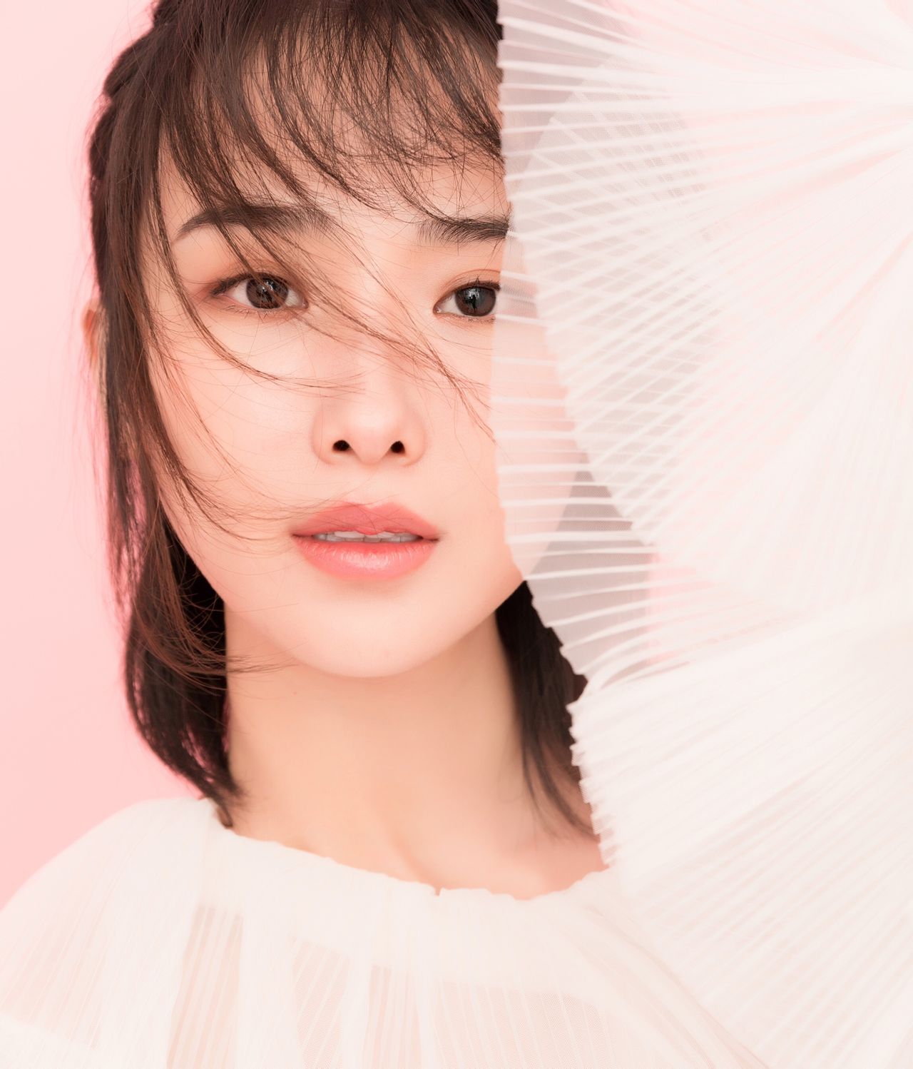  p>秦艺嘉,6月8日出生于北京市,中国内地女演员,毕业于 a target="