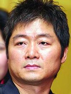  p>姜帝圭,1962年11月27日出生于韩国庆尚南道昌原市,韩国编剧 ,导演