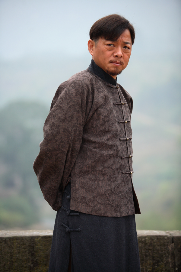  p>《雾柳镇》是由 a href="#" data-lemmaid="4902797">黄健中 /a>