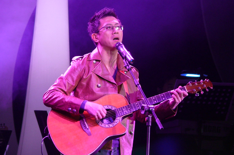  p>优客李林,中国台湾音乐组合,由 a target="_blank" href="/item