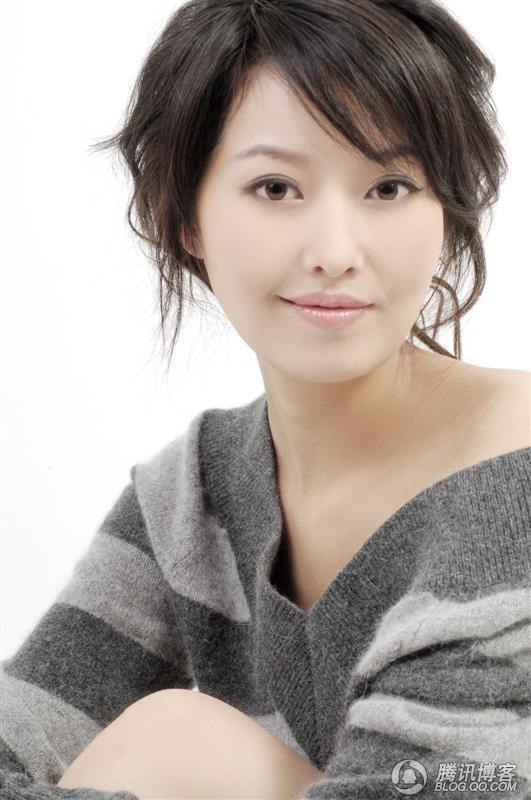 施丹,女,汉族,籍贯四川成都,本科毕业于四川师范大学播音与主持艺术