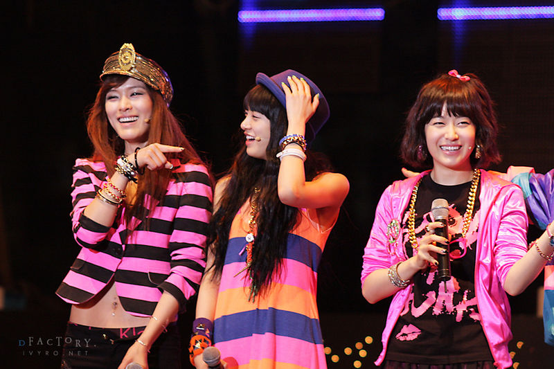  p>diva是一个韩国女子组合.成员是 vicki,min kyeong及jeannie.