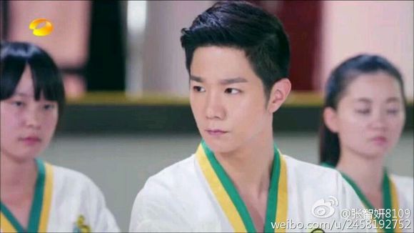 《 a target="_blank" href="/item/旋风少女/16183458" data-l