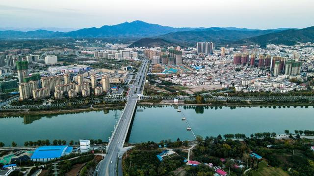  p>淅川县是河南省 a target="_blank" href="/item/南阳市">南阳市 