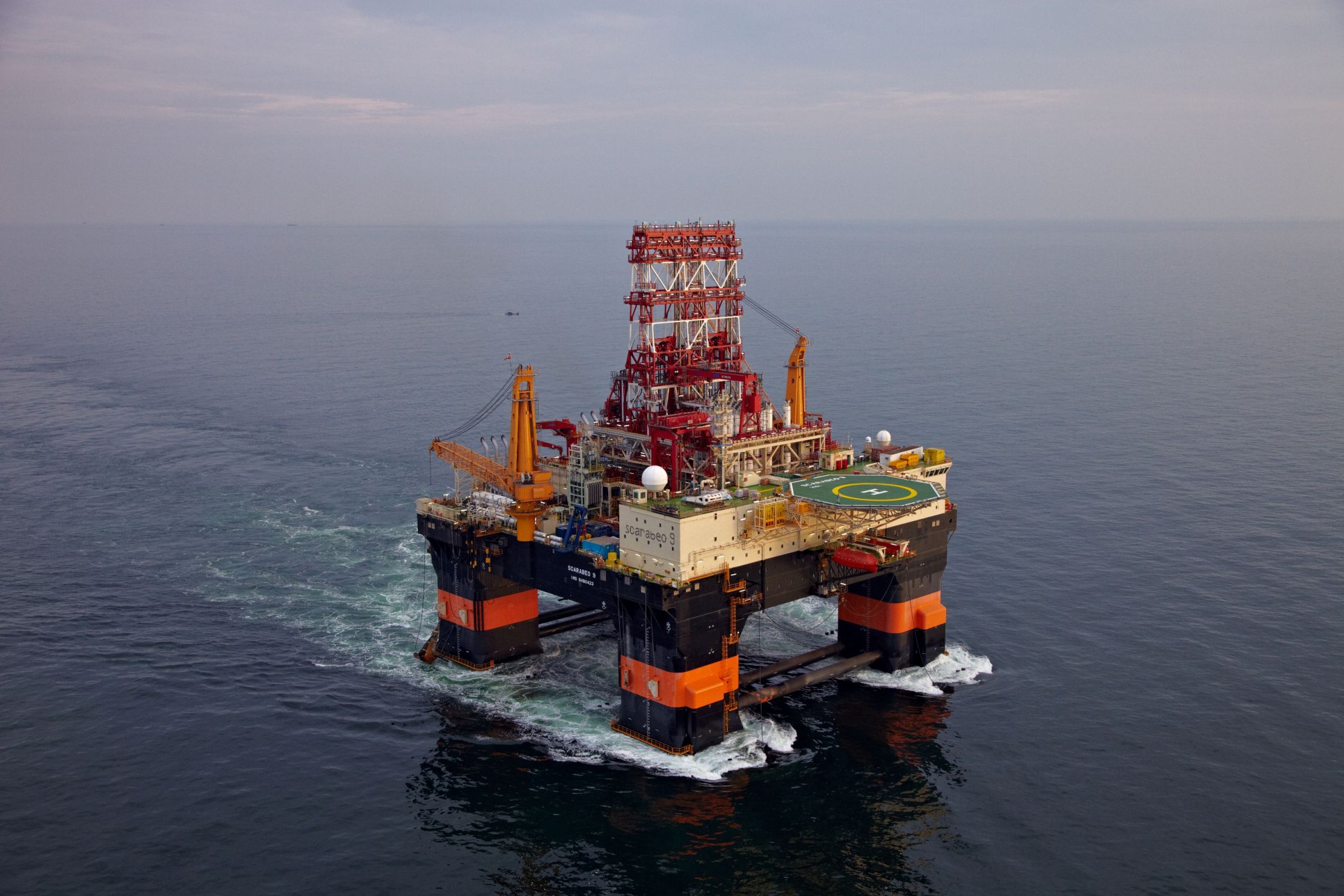 甲虫9号半潜式钻井平台