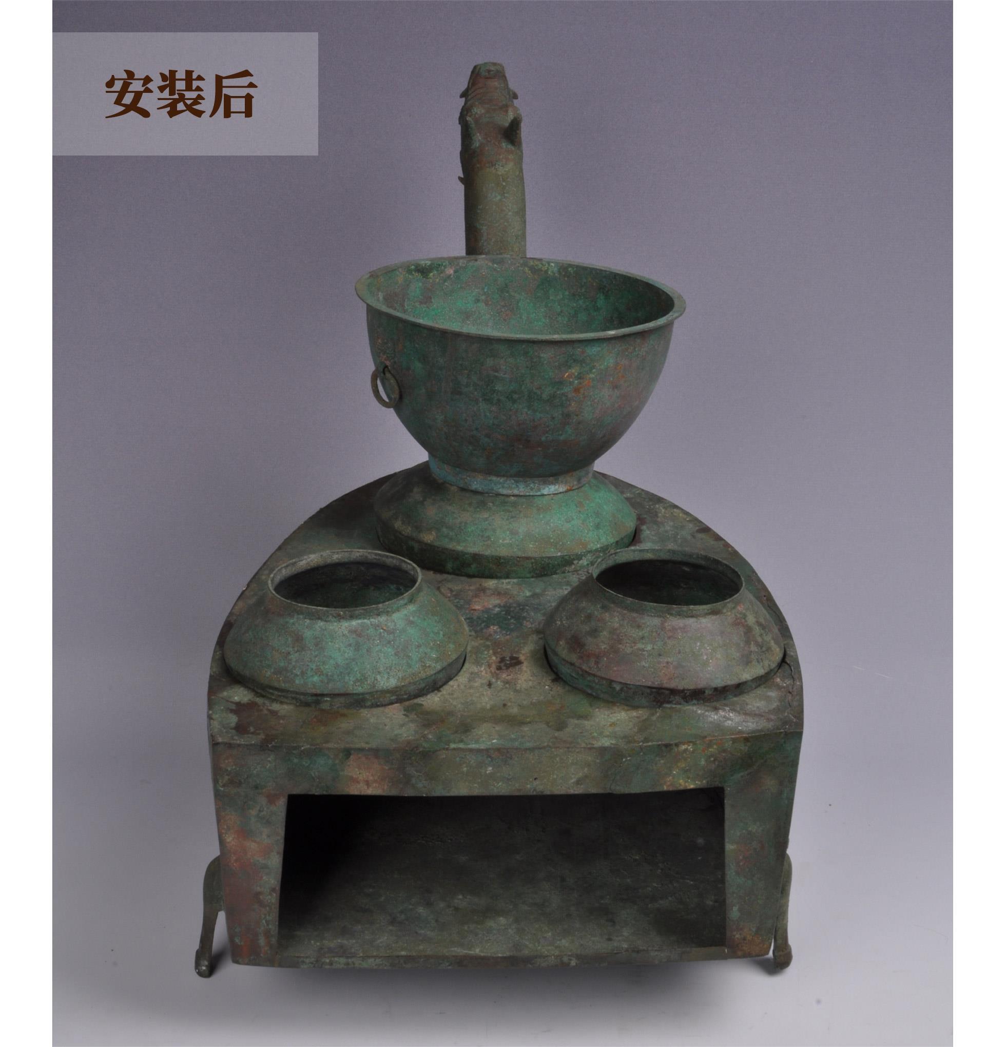  p data-id="ttbyzh4fc1ok">双耳三足青铜行军锅,用于汉代军事生活的