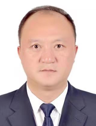 p>熊图飞,现任贵州省独山县基长镇党委副书记,人民政府镇长. /p>