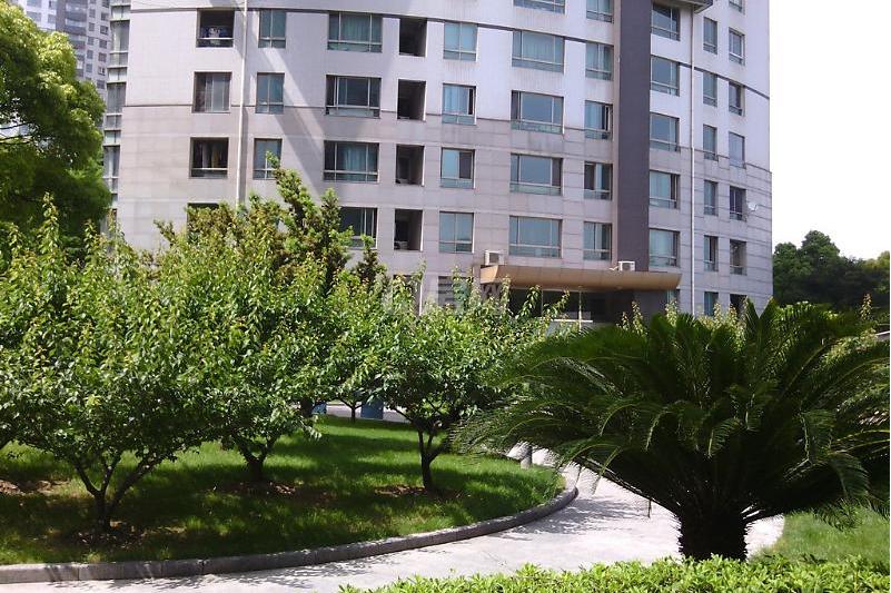  p data-id="gnb1lv2ks2">香梅花园(一期)位于上海市浦东新区花木路