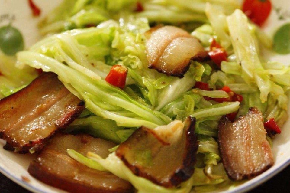 圆白菜炒腊肉