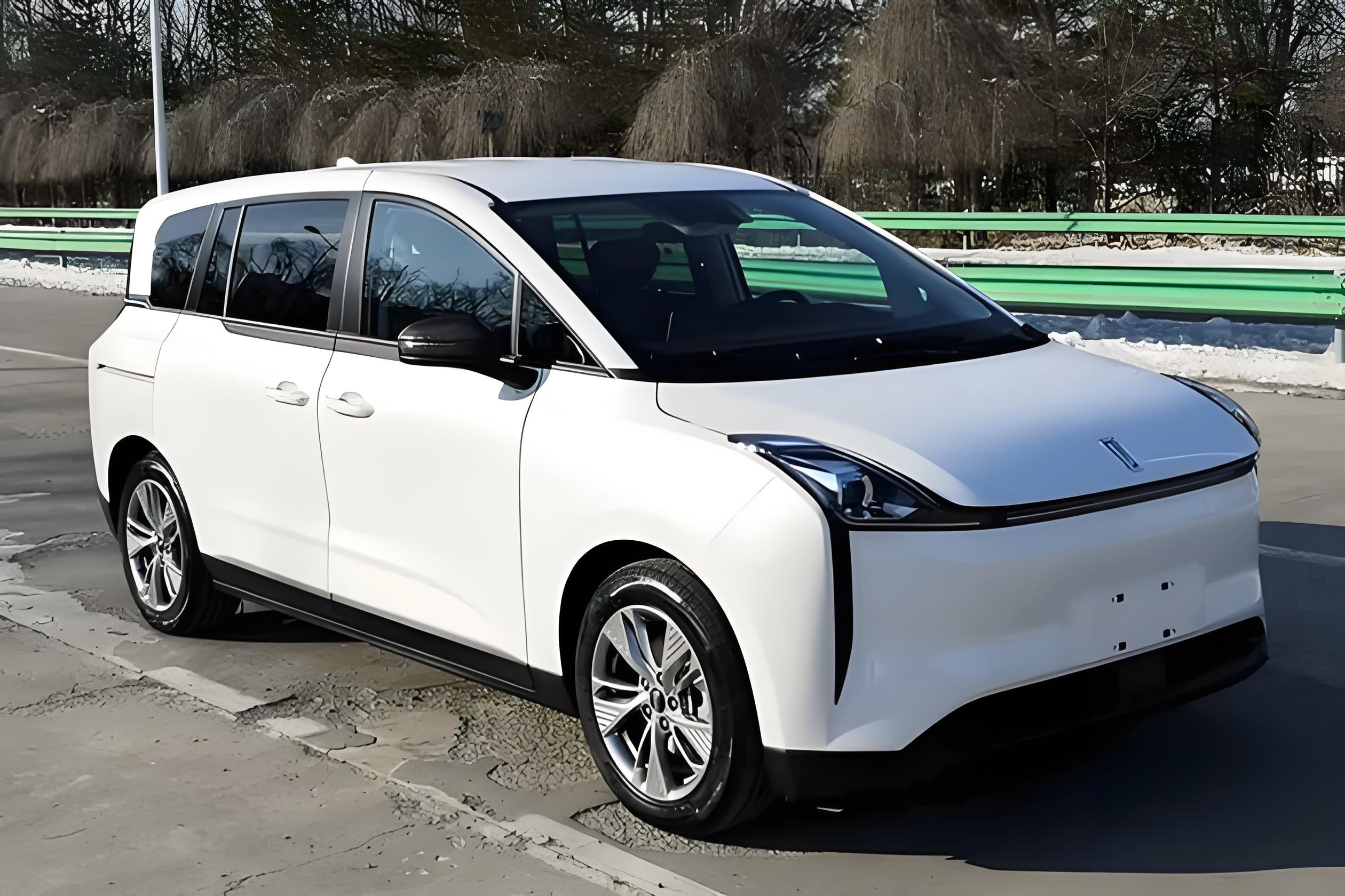 u">一汽奔腾全新纯电动mpv