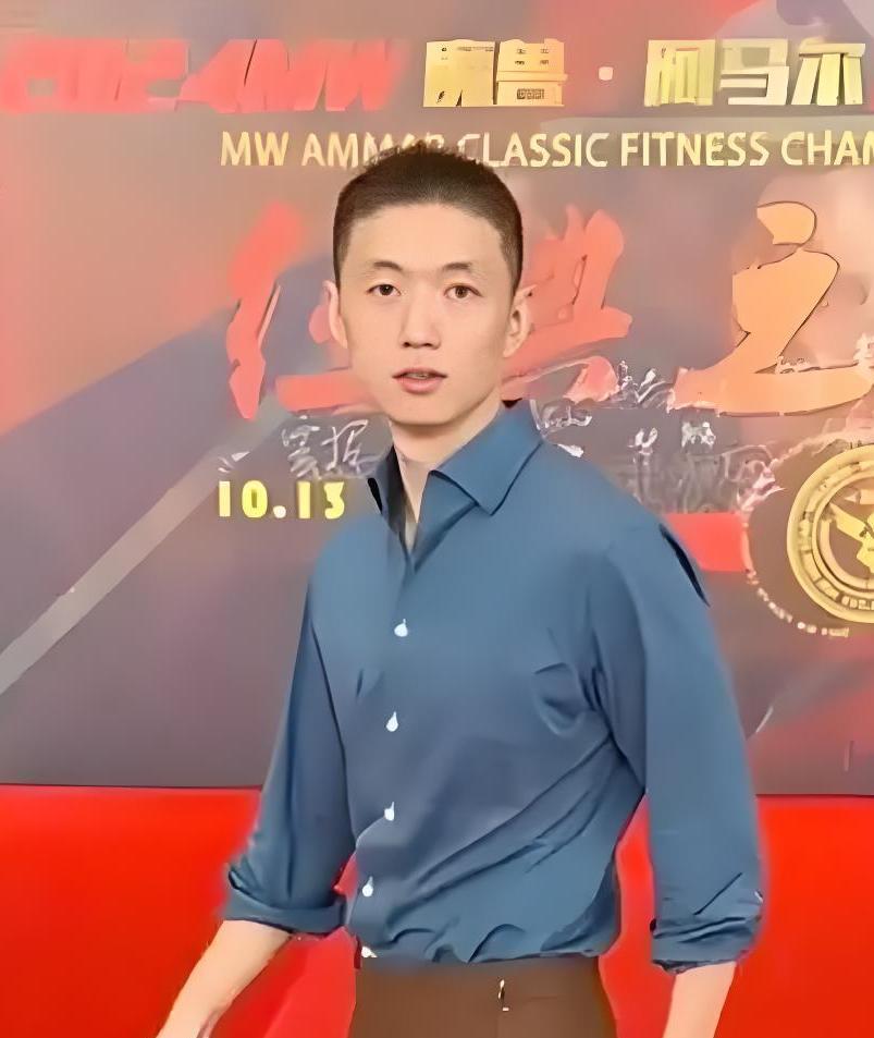 药水哥,原名刘波,男,1994年10月24日出生于<