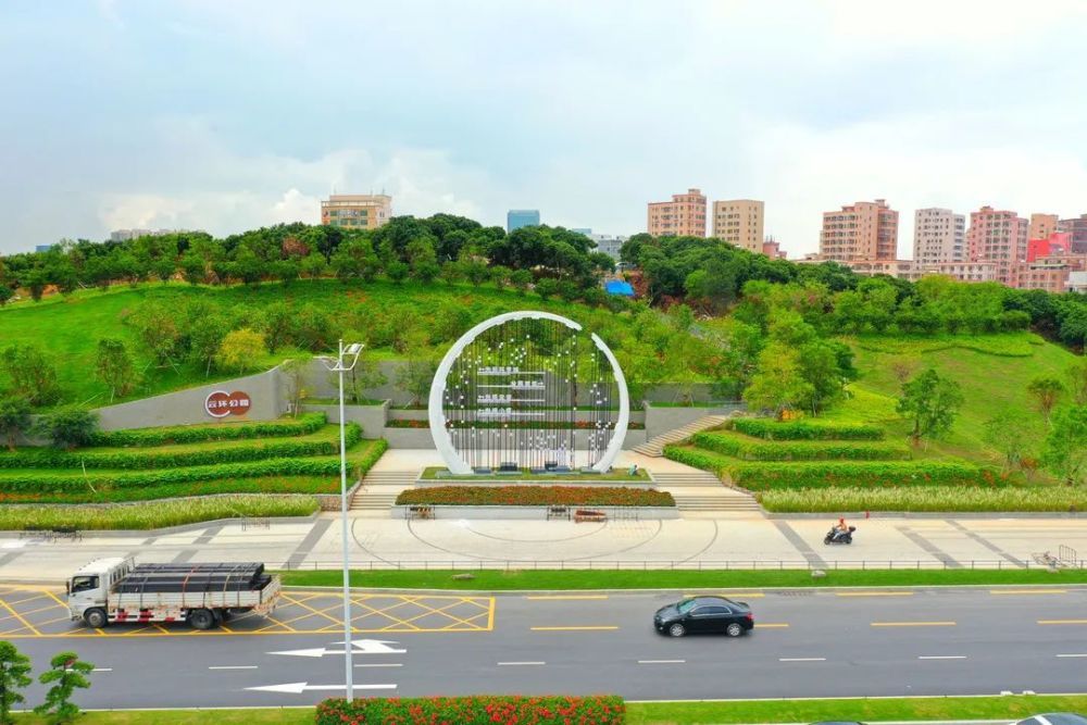 93平方公里,是深圳管辖面积最大的