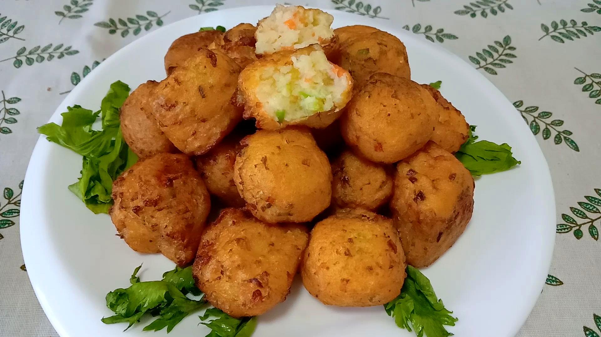 土豆丝红萝卜肉丸