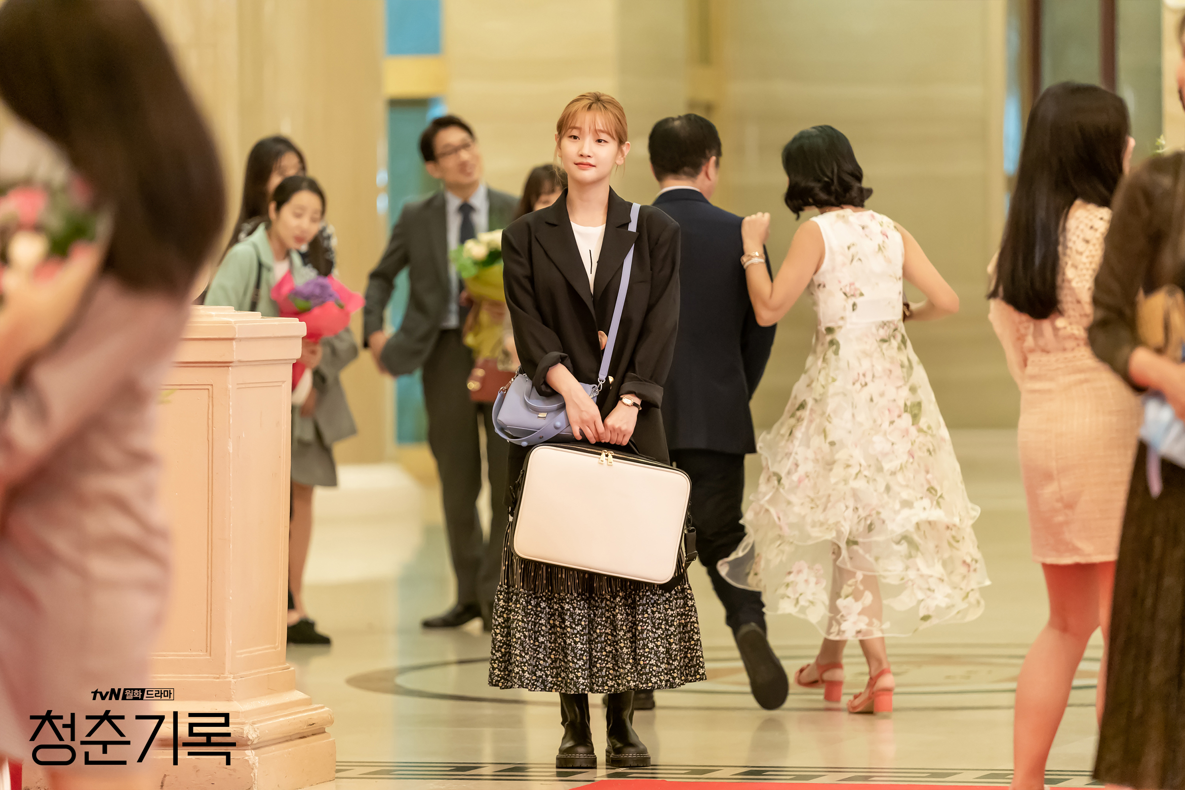  p>《青春记录》是由 a target="_blank" href="/item/安吉镐