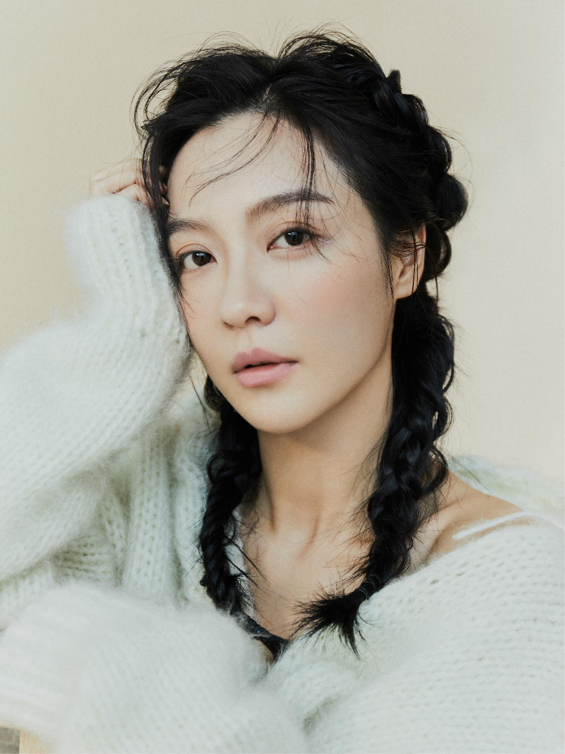  p>熊悦希 i>(原名:熊欣) /i>,出生于湖南省