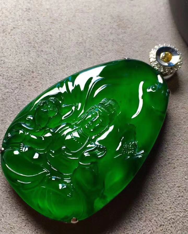 帝王绿绿色色正,色浓,与 a href="#" data-lemmaid="231887">祖母绿 