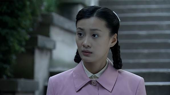 <p>《雪花那个飘》中饰演初萌